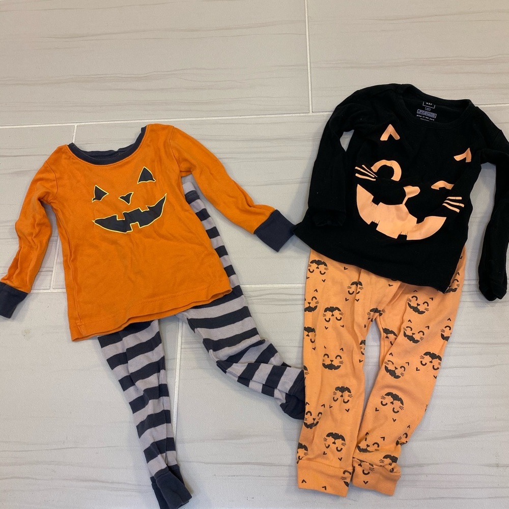 Gap/OldNavy set of 2 Halloween pajamas